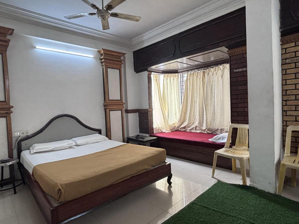 Hotel Raj Empire Mysore Eksteriør billede