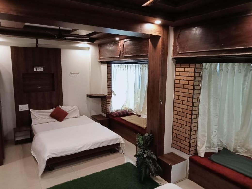 Hotel Raj Empire Mysore Eksteriør billede