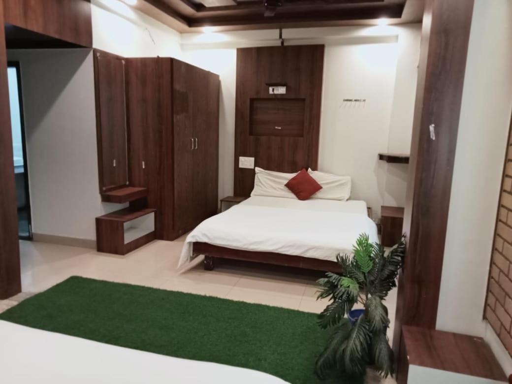 Hotel Raj Empire Mysore Eksteriør billede